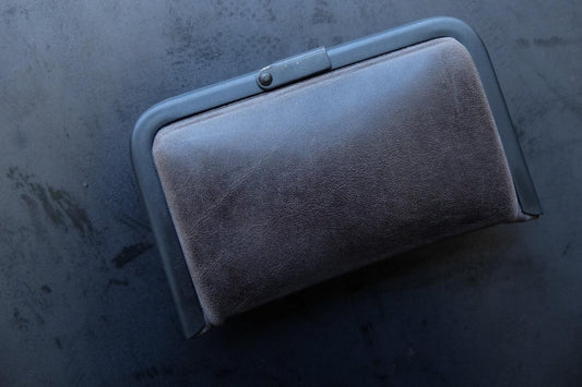 card case <牛革 gray>