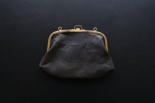 レザーショルダーポーチ <鹿革鉄媒染> |SLAO-02SD