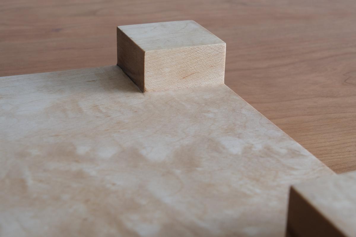 無垢材の切出し脚付き台 ハードメープル オイル仕上げ <2>