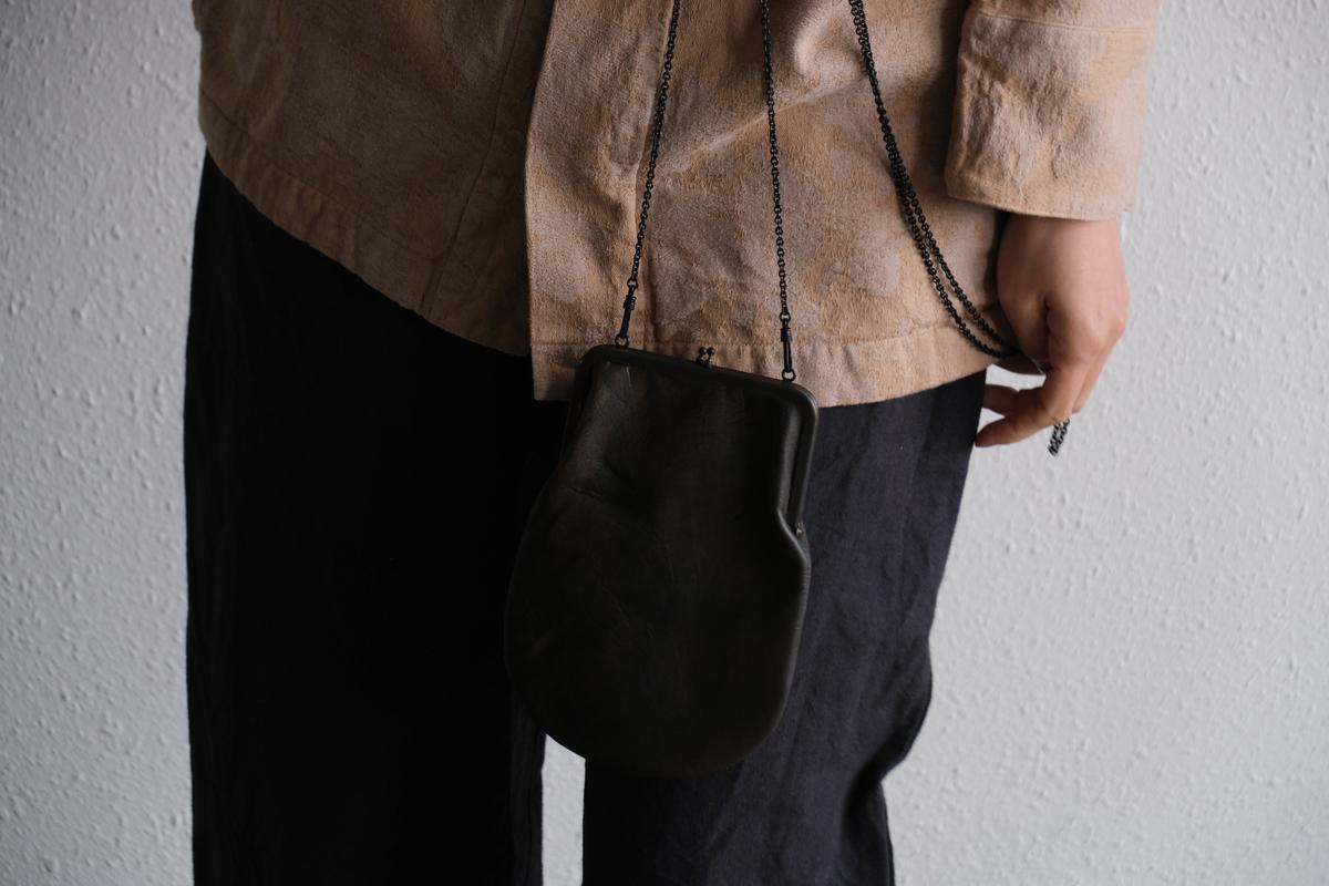 レザーショルダーポーチ frame porch SHC-301 <鹿革 black>