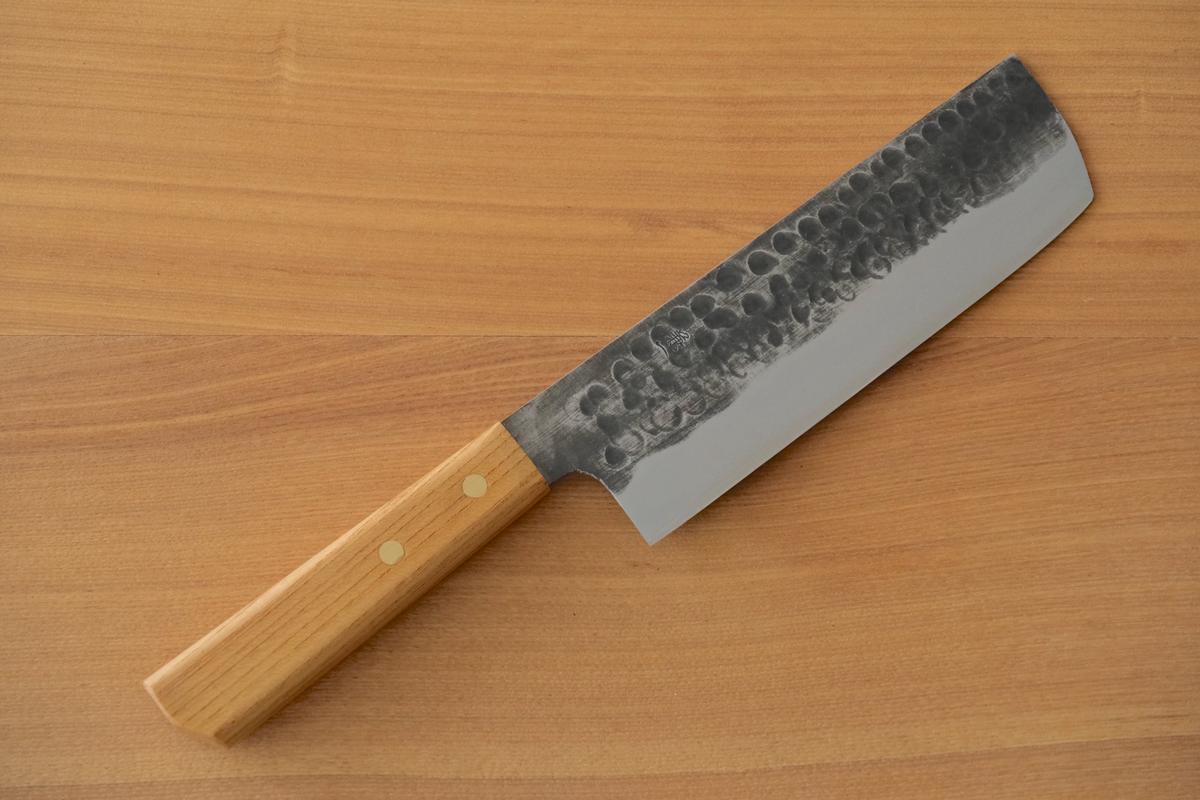 日本製越後鍛冶が作った割り込み菜切り包丁６０本箱付き 再入荷】鍛冶職人の菜切り包丁 – PINT_MN 日本製越後鍛冶が作った