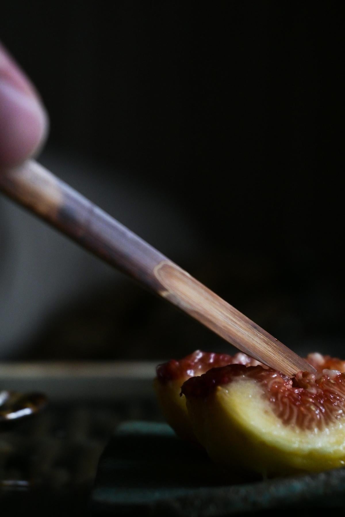 古材煤竹の菓子切 <1本単位・箱入り5本セット>