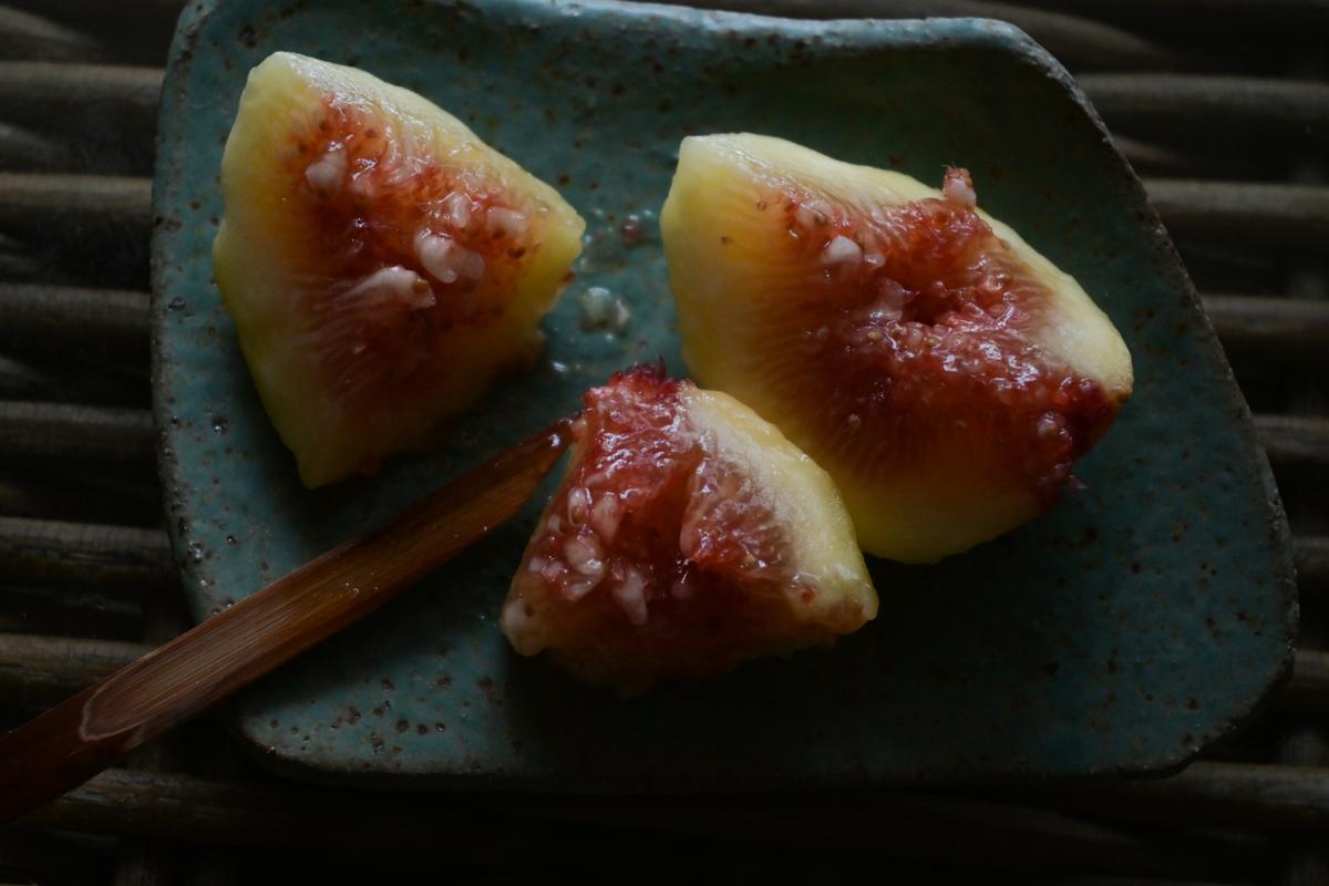 かけら皿 角 薄茶青