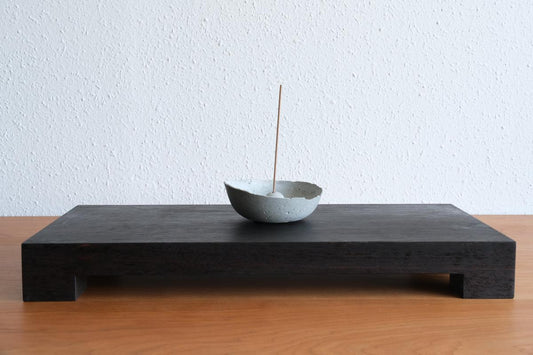 無垢材の切出し脚付き台 ウェンジ オイル仕上げ <2>