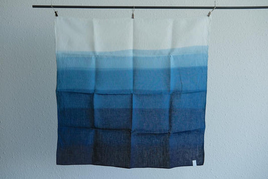【1点限定】本藍染め麻風呂敷 小(グラデーション)