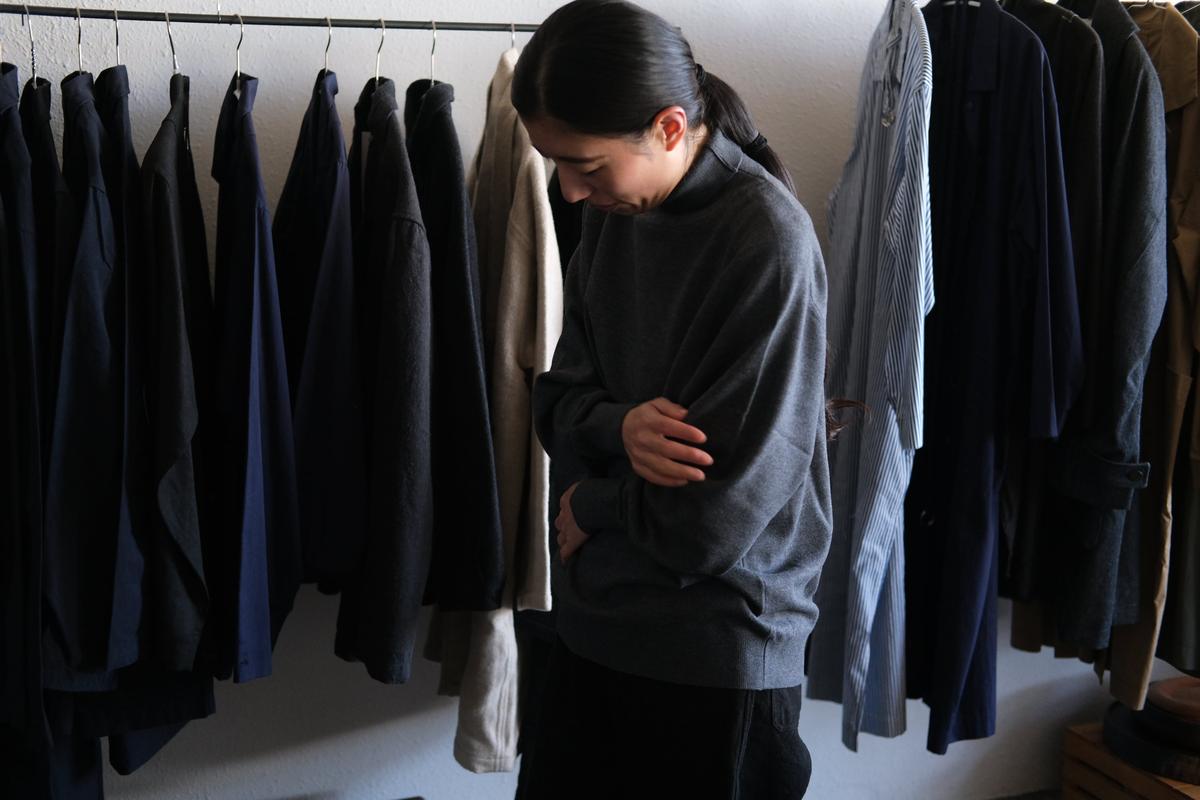 MITTAN / スーパー180'sウールタートル 灰 KN-37 / unisex