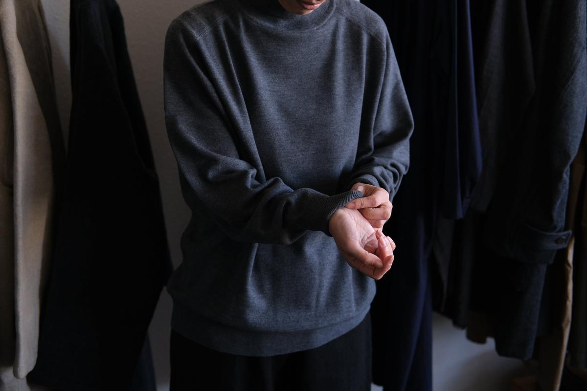 MITTAN / スーパー180'sウールタートル 灰 KN-37 / unisex