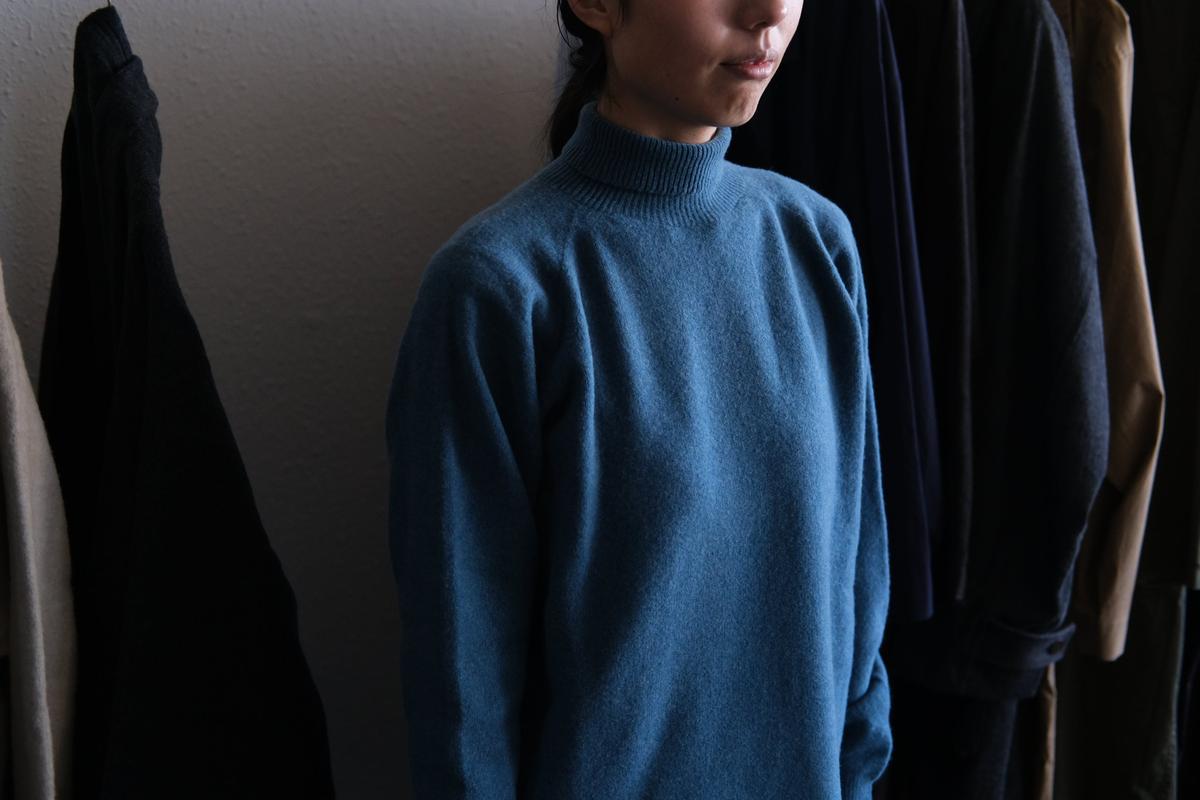 MITTAN / ウルグアイウールタートルセーター 浅葱 KN-34 / unisex