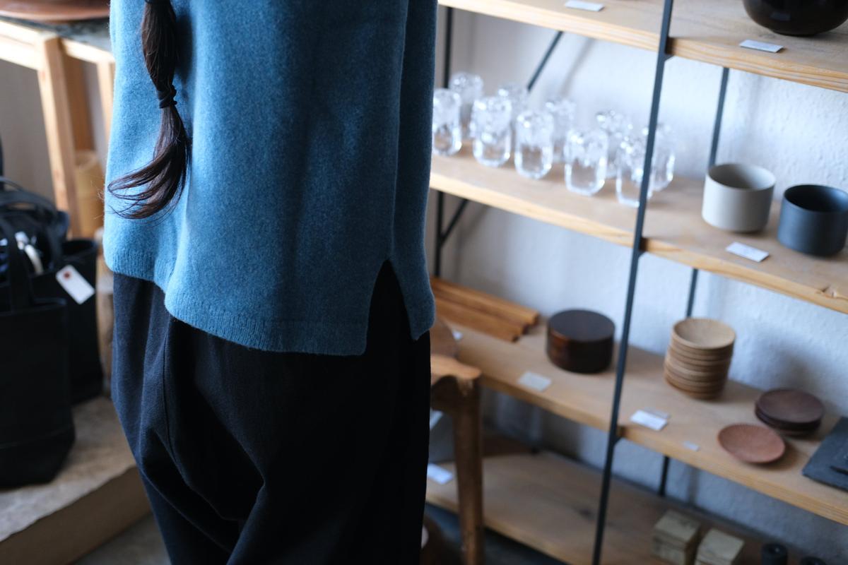 MITTAN / ウルグアイウールタートルセーター 浅葱 KN-34 / unisex