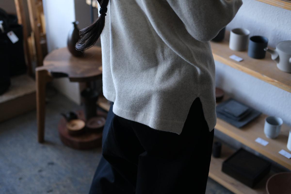 MITTAN / ウルグアイウールタートルセーター 薄灰 KN-34 / unisex