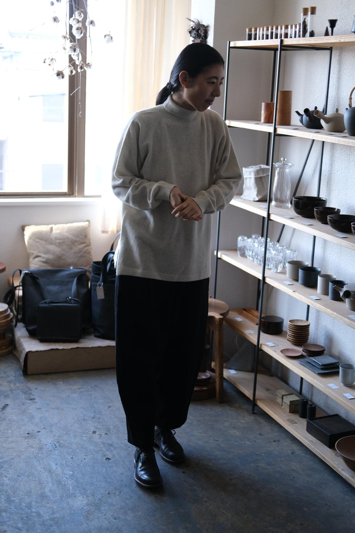 MITTAN / ウルグアイウールタートルセーター 薄灰 KN-34 / unisex