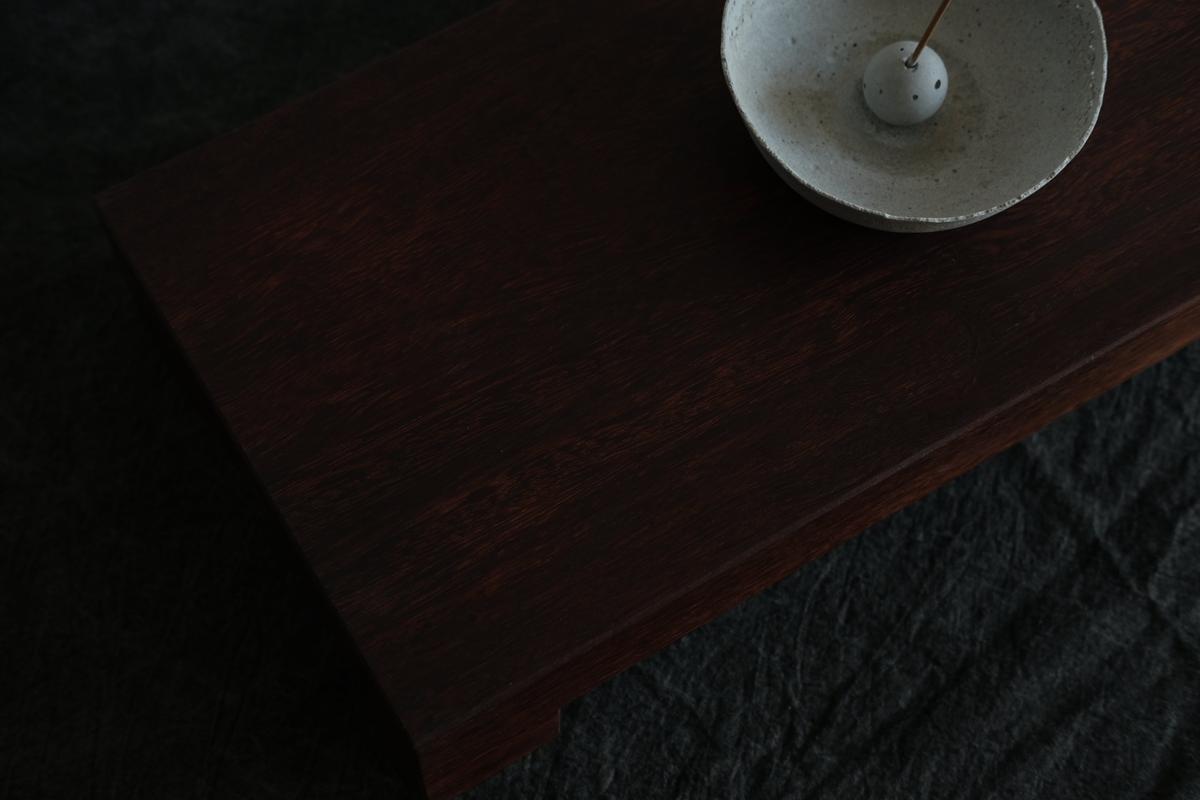 無垢材の切出し脚付き台 樹種不明 オイル仕上げ ＜1＞