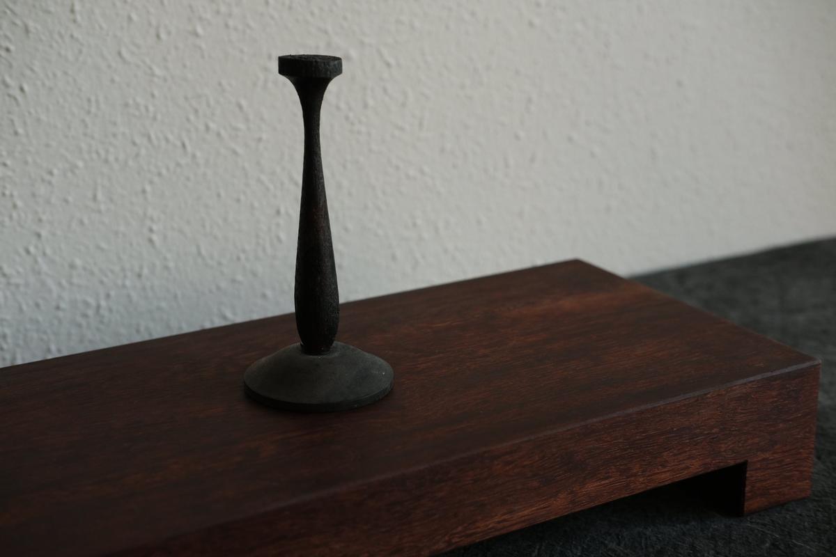 無垢材の切出し脚付き台 樹種不明 オイル仕上げ ＜1＞