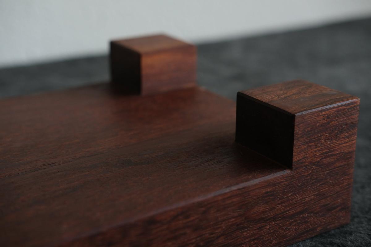 無垢材の切出し脚付き台 樹種不明 オイル仕上げ ＜1＞