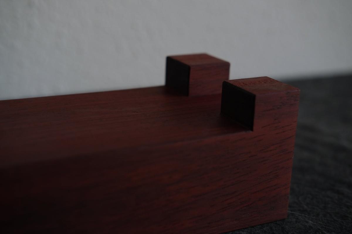 無垢材の切出し脚付き台 樹種不明 オイル仕上げ ＜2＞