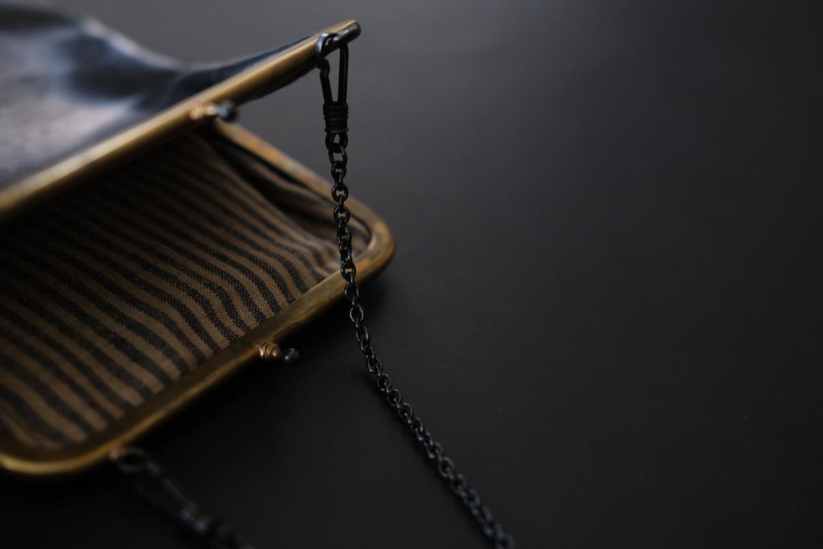 レザーショルダーポーチ frame porch SLAO-51 ＜鹿革 black＞ 02