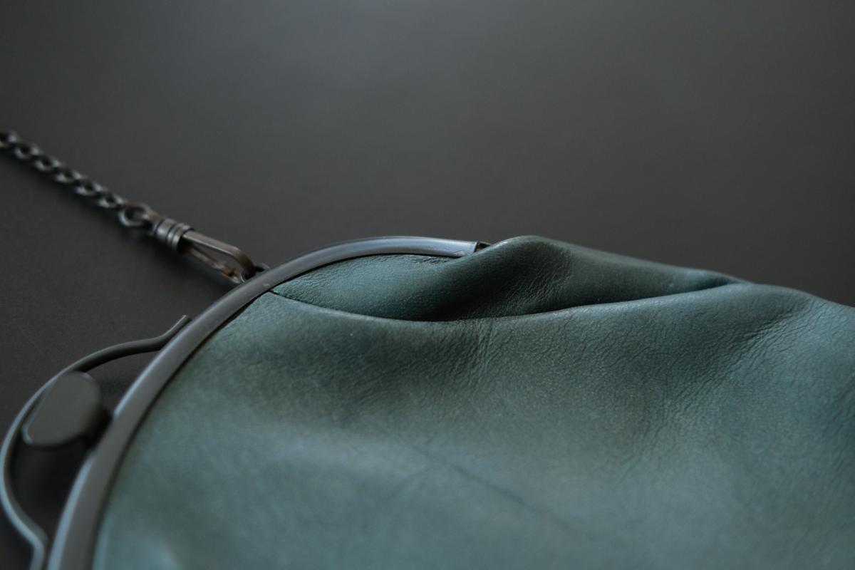 レザーショルダーポーチ frame porch SHC-R707 ＜鹿革 green＞