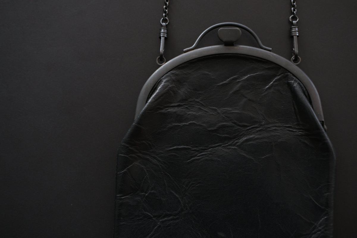 レザーショルダーポーチ frame porch SHC-301 ＜鹿革 black＞