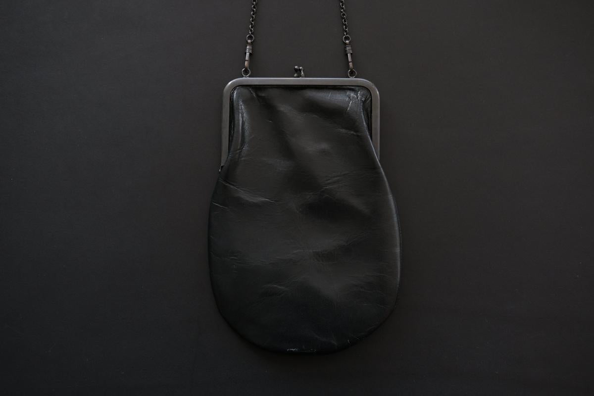 レザーショルダーポーチ frame porch SLAO-51 ＜鹿革 black＞ 01