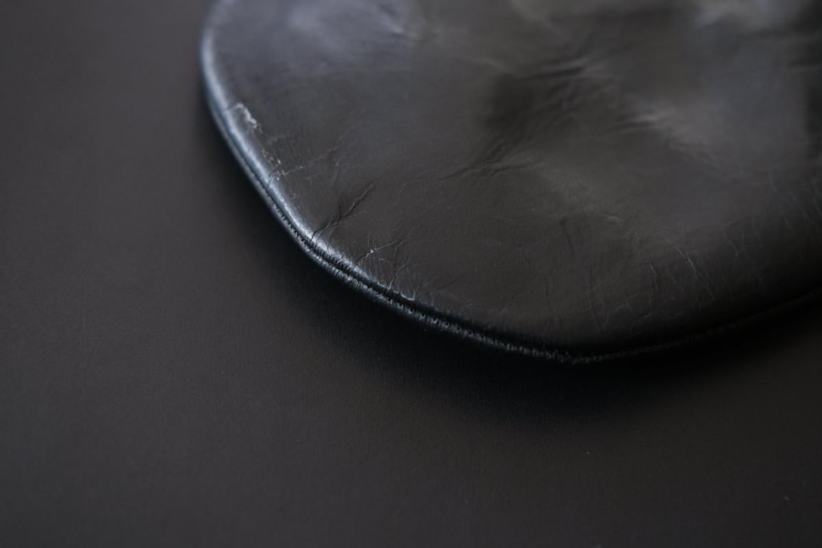 レザーショルダーポーチ frame porch SLAO-51 ＜鹿革 black＞ 01