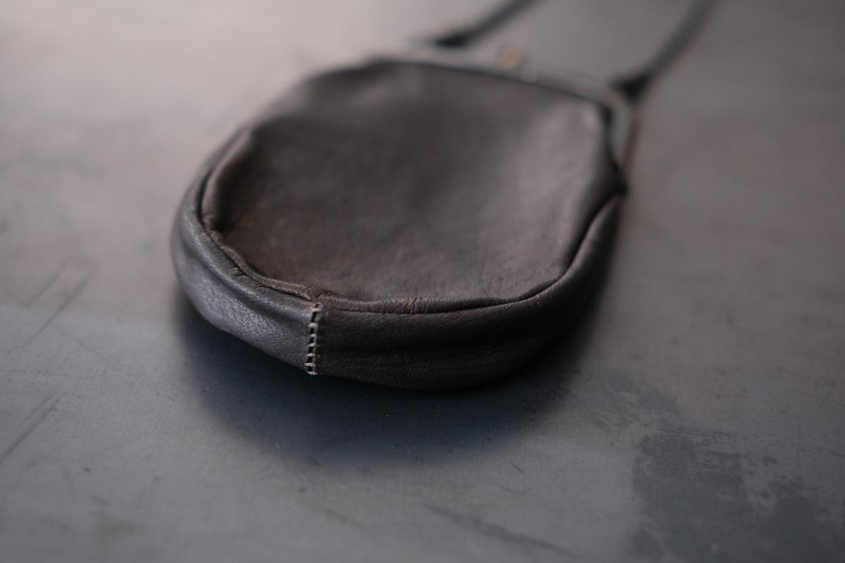 レザーショルダーミニポシェット SHC-R703 ＜鹿革 black/khaki＞