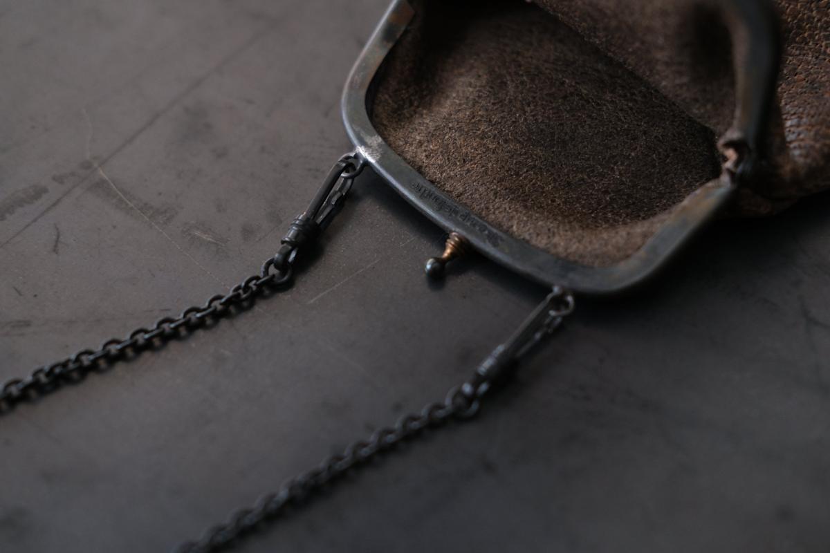 レザーショルダーミニポシェット SHC-R703 ＜熊革 墨染め＞