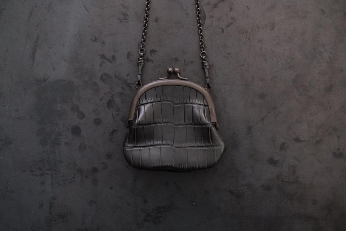 フレームネックレス SHC-73 ＜クロコダイル革 黒＞