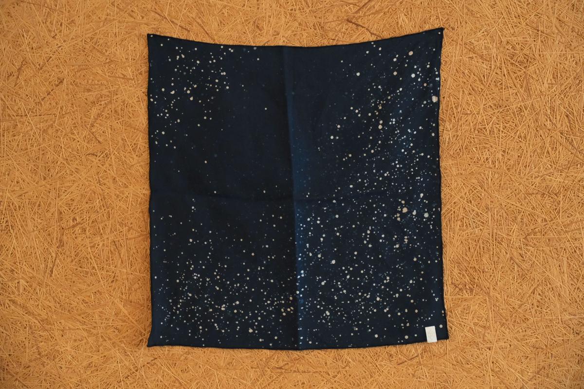 【在庫写真掲載】本藍染めリネンハンカチ 星空