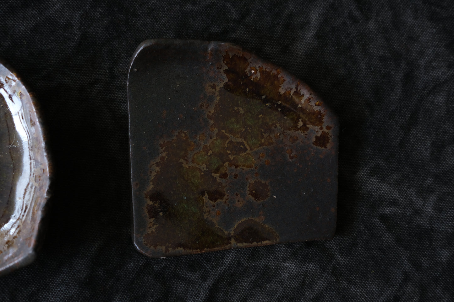 かけら皿　角　黒茶