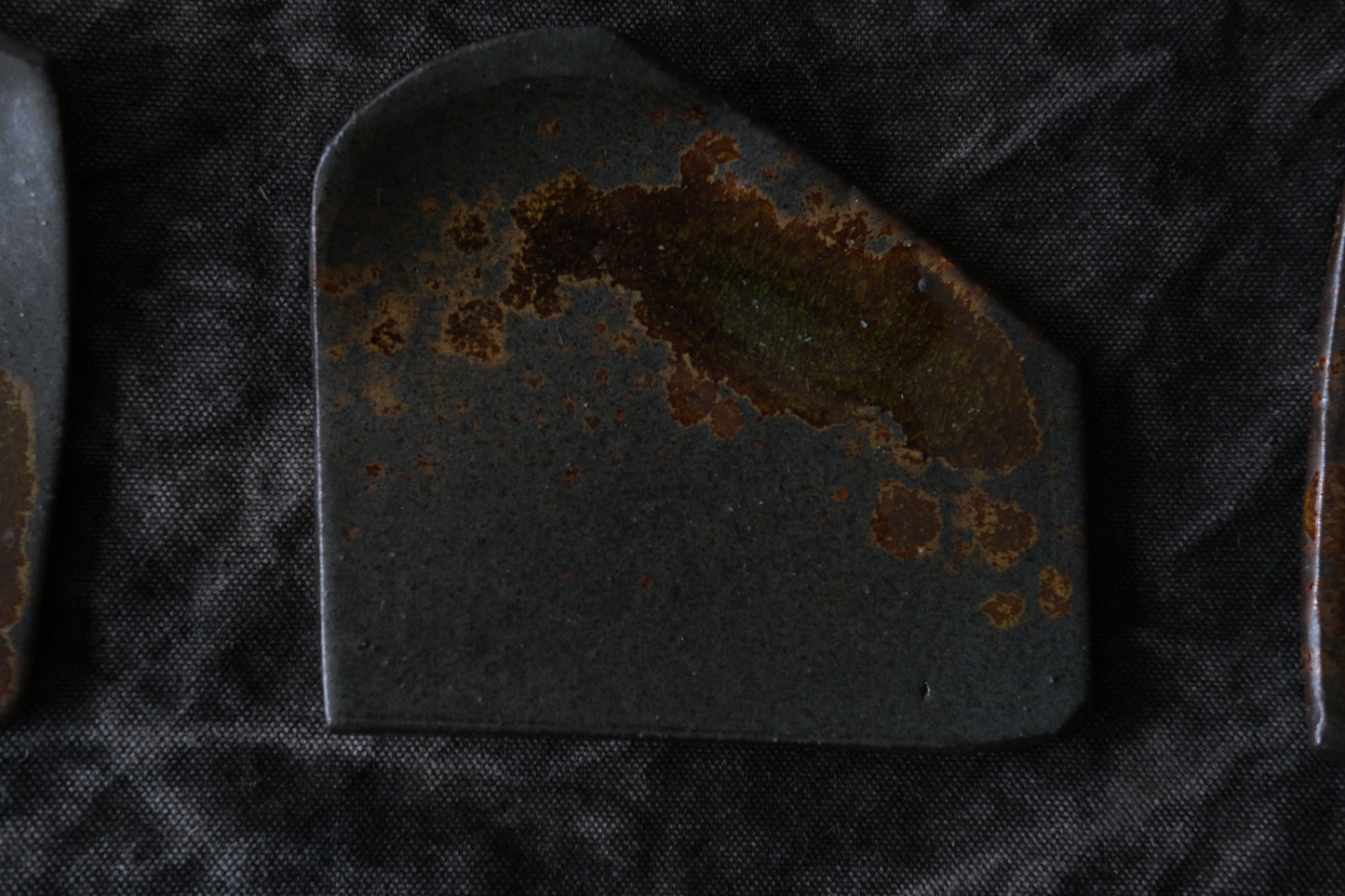 かけら皿　角　黒茶