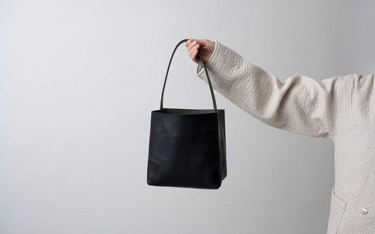 レザーキューブバッグ