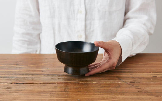 ろくろ挽きの飯椀 ミズメザクラ|拭き漆(黒漆)